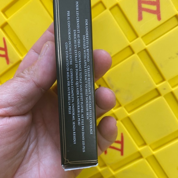 Deep 191- Kat Von D Good Apple Full-Coverage Concealer 0.33 Oz - Picture 4 of 6